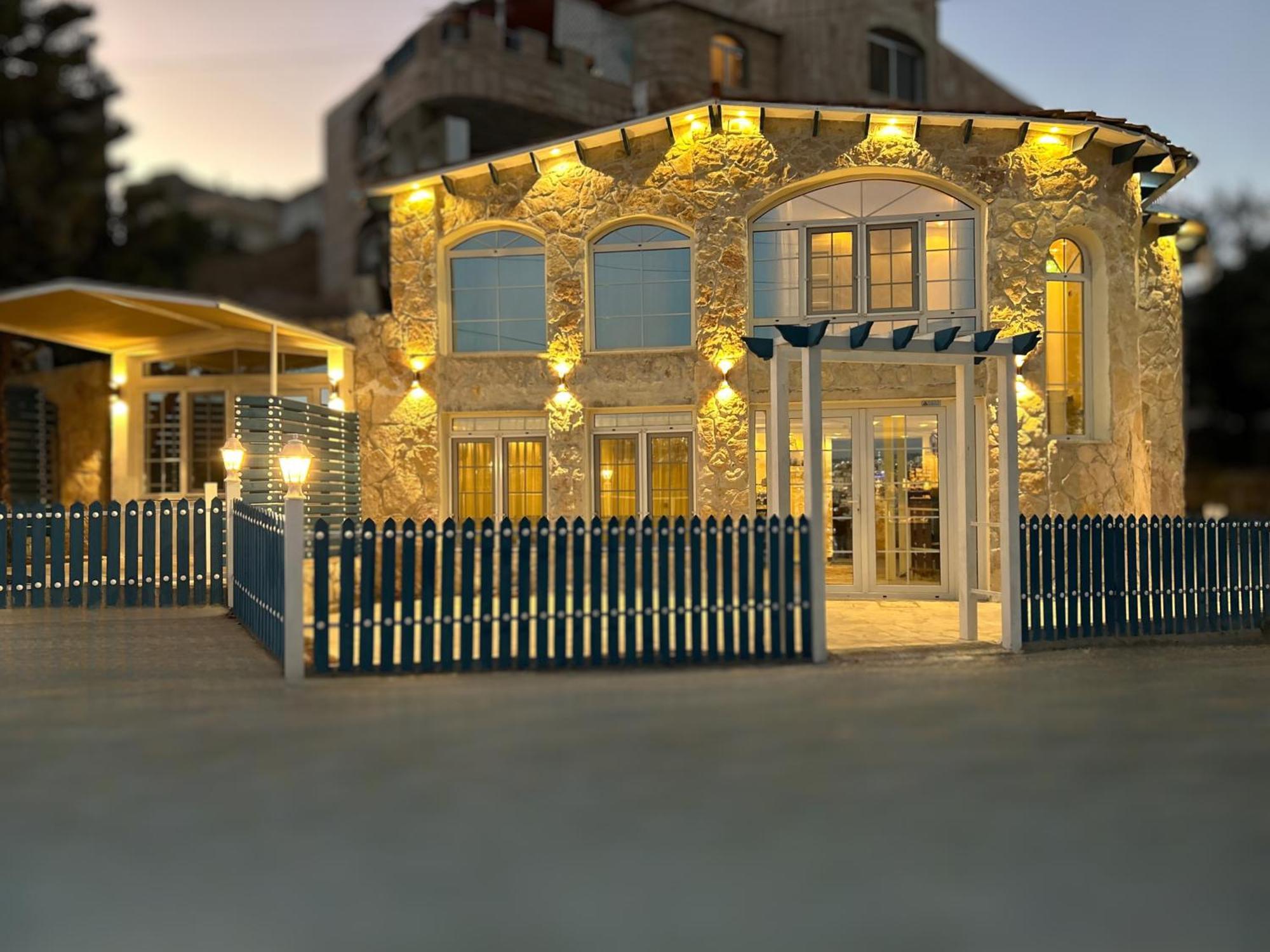 Celestia Boutique Inn - Boutique Stay Overlooking Jerash Ruins Jarash Esterno foto